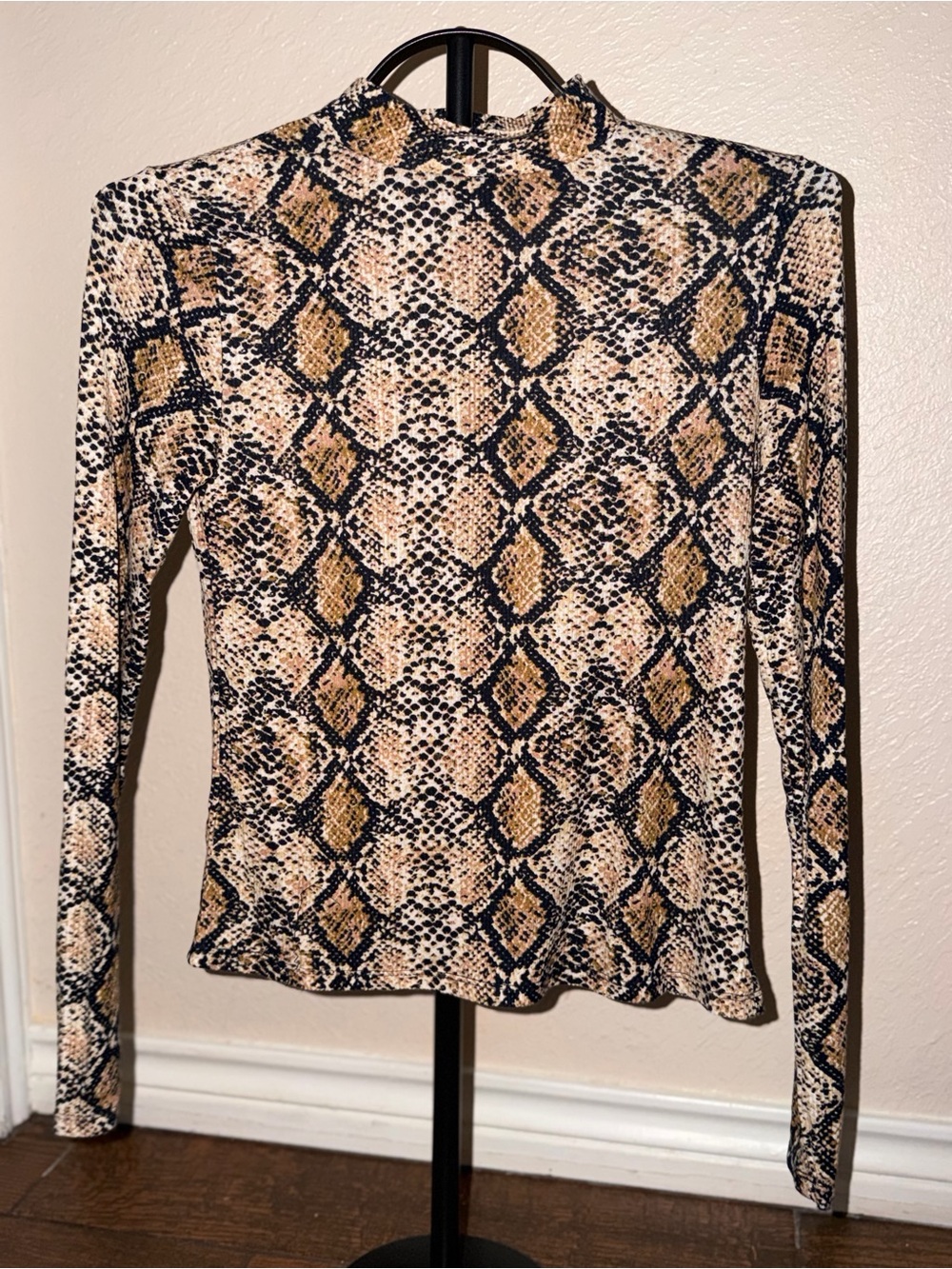 Mock Neck Snake-Print Long Sleeve Top - Beige/Black